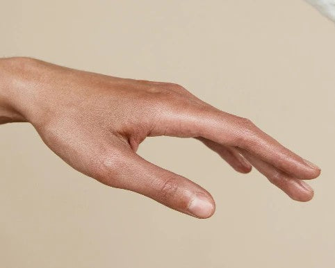 Encapsulated Vitamin C: Targeted Brightening and Antioxidant Protection for Sensitive, Aging Skin