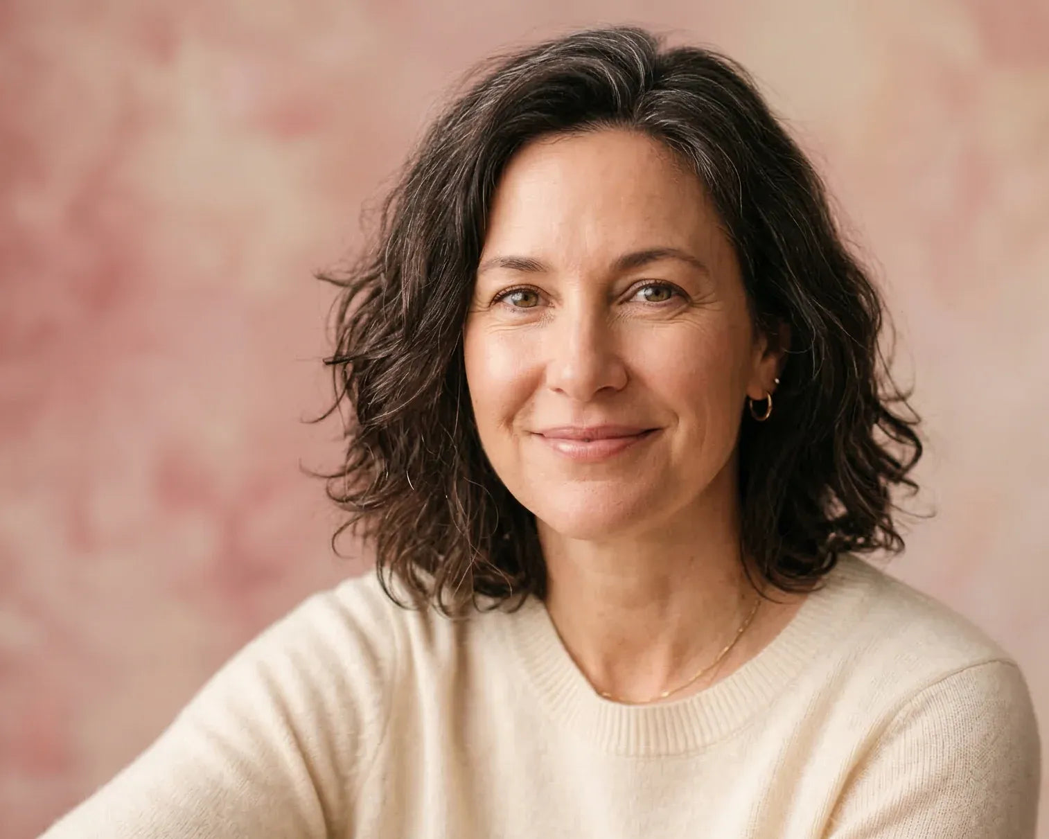 Low Estrogen Skin: Signs Causes and Solutions